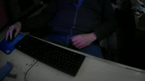 Snapshot of justme39057 chatting on 03-09-25, 12:31 Justme39057 online show from 03-09-25, 12:31