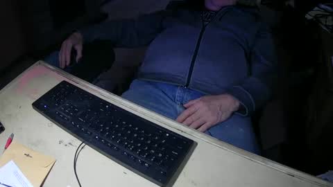 Snapshot of justme39057 chatting on 10-03-25, 10:18 Justme39057 online show from 10-03-25, 10:18