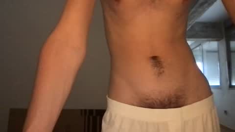 Snapshot of justmedarling chatting on 10-06-25, 10:45 Twink online show from 10-06-25, 10:45