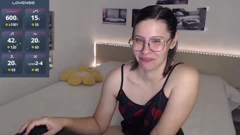 Julie online show from 12-02-24, 05:04