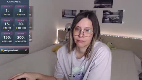 Julie online show from 01-10-25, 05:26