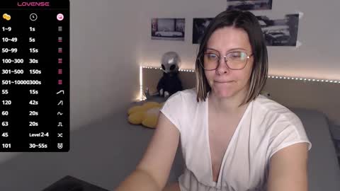 Julie online show from 02-20-25, 06:06