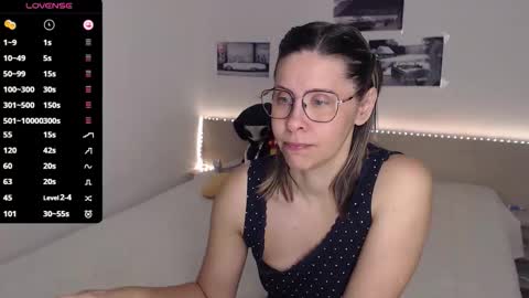 Julie online show from 10-27-25, 04:49