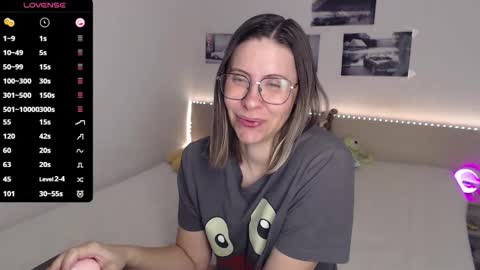 Julie online show from 04-05-26, 03:58