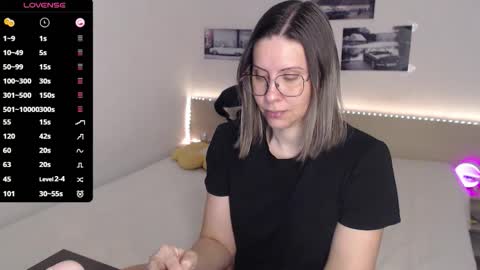 Julie online show from 04-08-26, 04:12