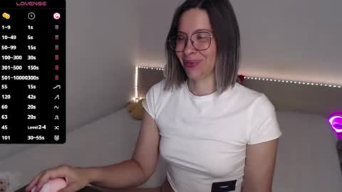 Julie online show from 07-22-26, 04:04