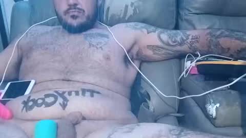 jvilla521 online show from 10-28-25, 09:57