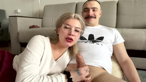 KITTY AND NICK Broadcast start time 10 am and 10 pm Moscow time online show from 04-09-26, 08:53
