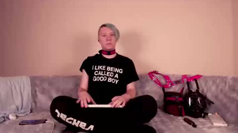 Snapshot of k9_goodboy chatting on 02-21-26, 06:42 Alex online show from 02-21-26, 06:42