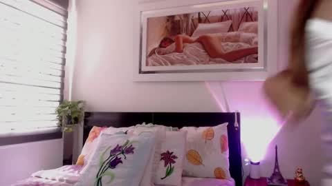 Snapshot of k_i_m_o_r_a_h chatting on 10-24-25, 05:53 KIM online show from 10-24-25, 05:53