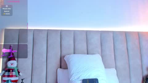 kaarol01 online show from 12-21-25, 03:02