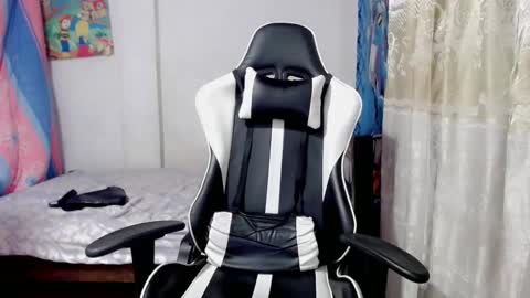 Snapshot of kabic_dragon736 chatting on 02-16-25, 05:59 Kabic  online show from 02-16-25, 05:59