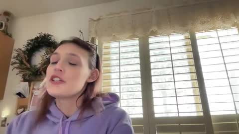 Snapshot of kaceelynn chatting on 02-11-25, 07:05 Kac online show from 02-11-25, 07:05