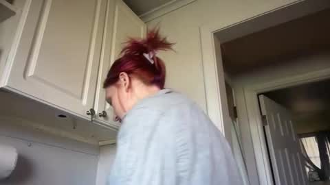 Snapshot of kaceelynn chatting on 10-31-25, 03:57 Kac online show from 10-31-25, 03:57