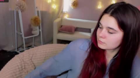 Snapshot of kacey_love chatting on 05-05-26, 06:32 Kacey online show from 05-05-26, 06:32