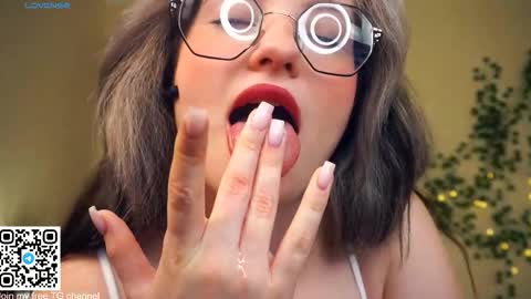 Snapshot of kacyboone chatting on 09-25-25, 06:28 Tate online show from 09-25-25, 06:28