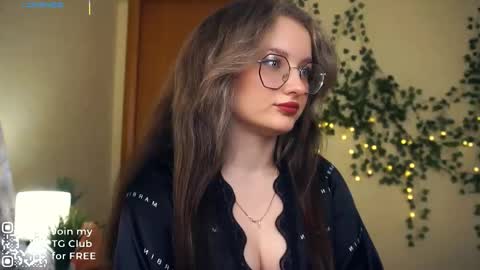 Snapshot of kacyboone chatting on 10-08-25, 06:11 Tate online show from 10-08-25, 06:11