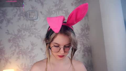 Snapshot of kacyboone chatting on 10-27-25, 06:06 Tate online show from 10-27-25, 06:06