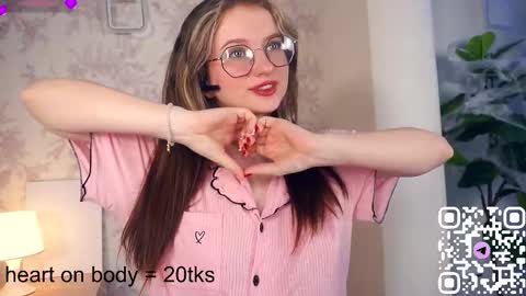 Snapshot of kacyboone chatting on 11-13-25, 06:23 Tate online show from 11-13-25, 06:23