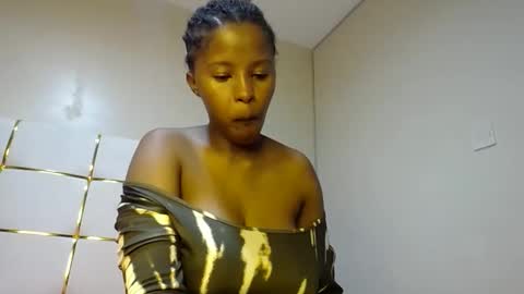 Snapshot of kadime001 chatting on 02-21-25, 07:32 kadime online show from 02-21-25, 07:32