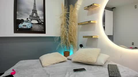 Antonella online show from 10-29-25, 04:48