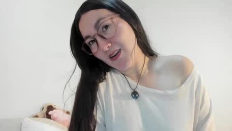 ChloeIndependient model online show from 09-22-25, 02:52
