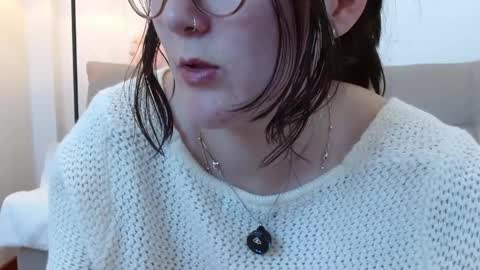 ChloeIndependient model online show from 04-28-26, 02:27