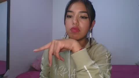 KAHELIINDEPENDENT MODEL online show from 12-31-24, 06:59