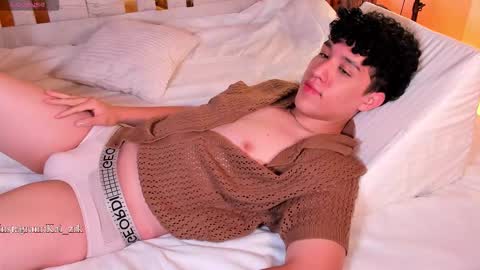 Snapshot of kai_zarek chatting on 10-24-25, 11:17 Kai online show from 10-24-25, 11:17