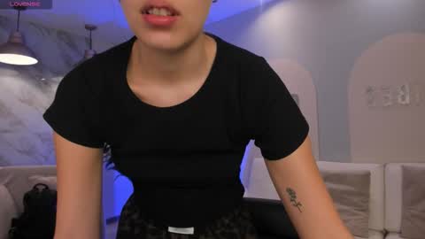 Kaia Ferreira online show from 12-21-25, 11:39