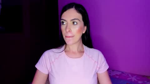 Snapshot of kaiahlive chatting on 02-14-26, 11:01 kaiahlive online show from 02-14-26, 11:01