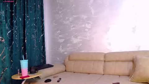 Kaila Lewis online show from 06-12-26, 05:34