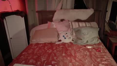 Snapshot of kaileeshy chatting on 12-02-25, 04:18 Kailee Smile online show from 12-02-25, 04:18