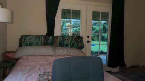 Snapshot of kaileeshy chatting on 02-11-26, 04:17 Kailee Smile online show from 02-11-26, 04:17