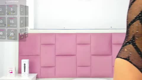 Snapshot of kaily_sweet1 chatting on 11-10-25, 11:09 kelly online show from 11-10-25, 11:09