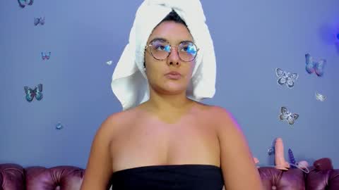 kaira_mosse_ online show from 11-29-25, 11:24