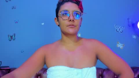 kaira_mosse_ online show from 04-28-26, 11:59