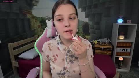 Kaisa online show from 10-21-25, 06:14