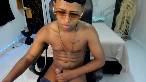 Snapshot of kaiser_alpha777 chatting on 04-10-26, 09:52 kaiser_alpha777 online show from 04-10-26, 09:52