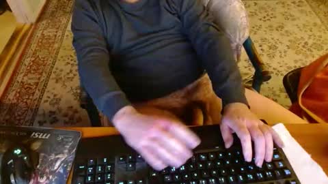 Leon online show from 11-21-25, 04:27