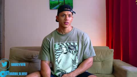 Snapshot of kale_tomson chatting on 06-05-26, 08:14 kale thomson online show from 06-05-26, 08:14