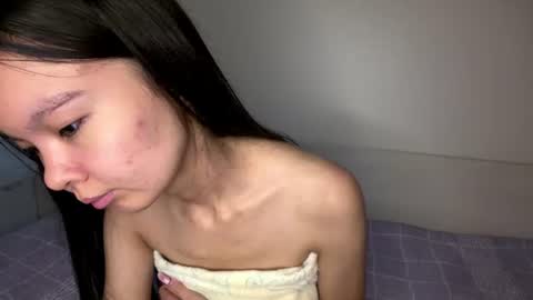 Snapshot of kaleighallah chatting on 07-28-26, 02:13 Sue online show from 07-28-26, 02:13