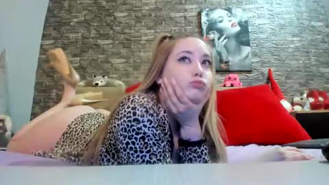 Snapshot of kalindahot chatting on 02-16-25, 10:10 kalindahot online show from 02-16-25, 10:10