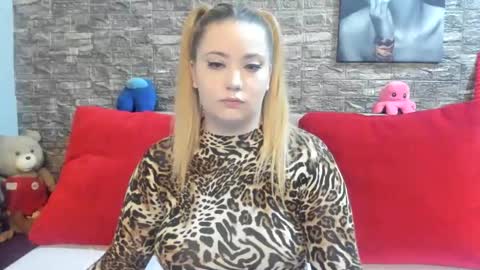 Snapshot of kalindahot chatting on 11-23-25, 06:41 kalindahot online show from 11-23-25, 06:41