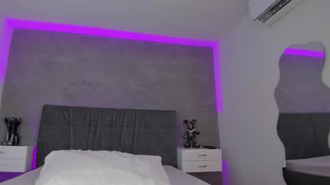 Snapshot of kaliopeh chatting on 12-17-24, 04:11 Carolina   online show from 12-17-24, 04:11