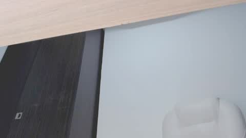 Hannah online show from 04-28-26, 02:27