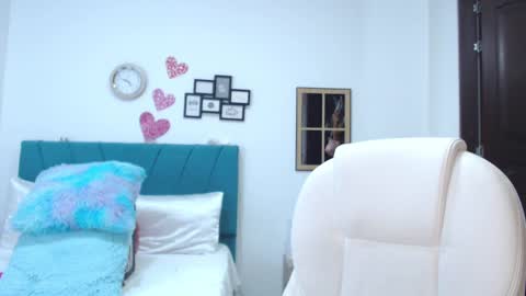 Kamilalopez online show from 02-23-25, 10:20