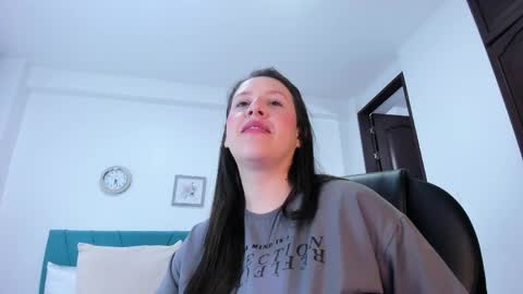 Kamilalopez online show from 06-10-26, 12:11