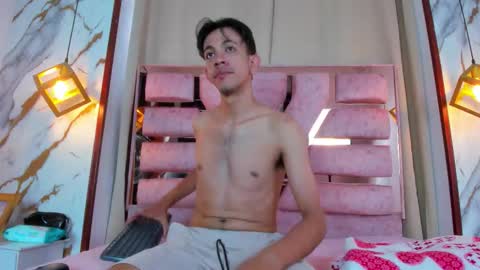 Snapshot of kameron_aand_nick chatting on 10-28-25, 07:49 kameron and Nick online show from 10-28-25, 07:49