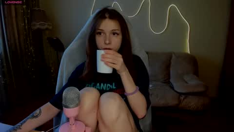 Snapshot of kami_mur chatting on 02-23-25, 12:16 Kami mur online show from 02-23-25, 12:16